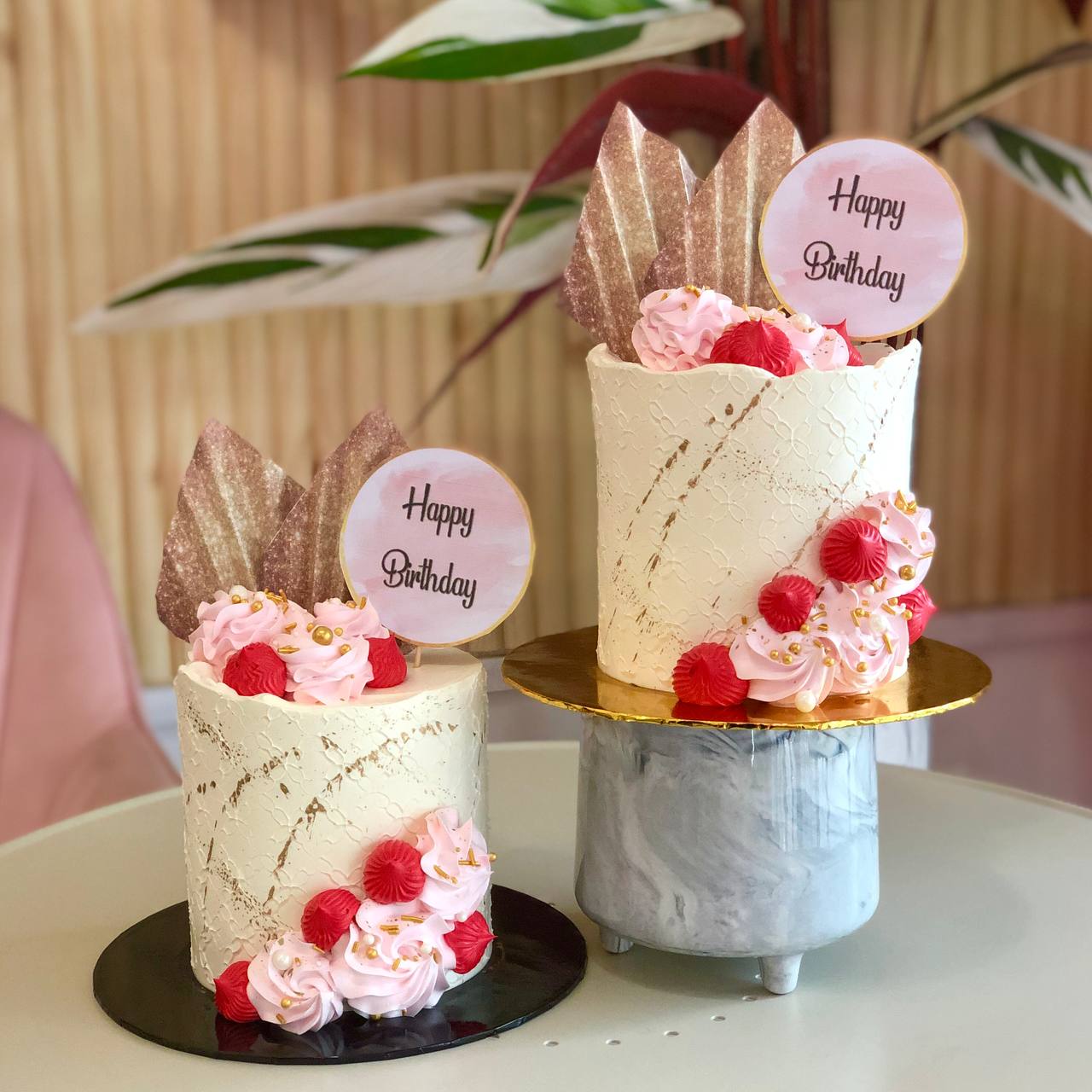 photo_6233253223590900829_y